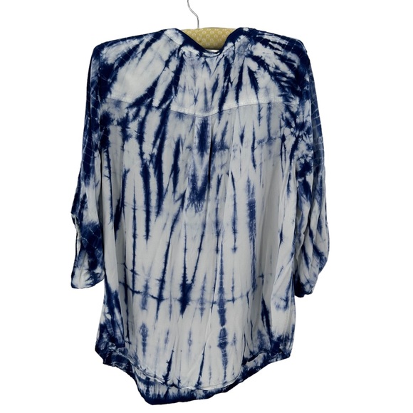 Torrid Roll Tab V Neck Henley Blouse Tie Dye Plus Size 2X EUC - Picture 2 of 8